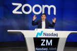 Eric Yuan, CEO da Zoom Video Communications no dia da estreia da empresa na Nasdaq, em 2019 (Foto: Carlo Allegri/Reuters)
