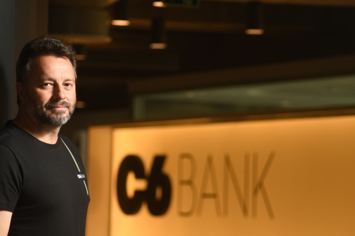 C6 Bank: Investidor não pode ficar ancorado no risco Brasil