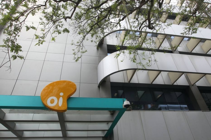 Anatel suspende análise de venda de ativos da Oi