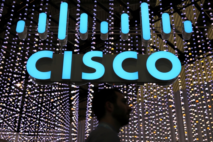 Ação da Cisco tem mínima em 18 meses com receios por China e Ucrânia