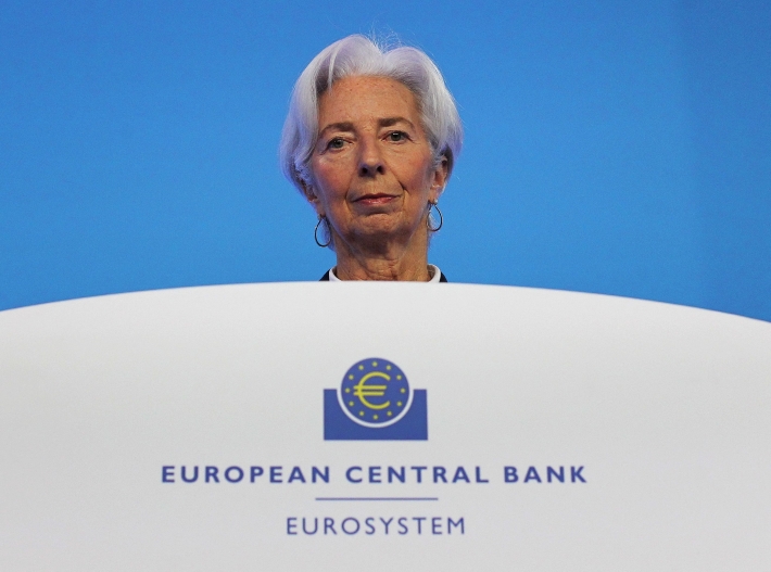Riscos para a estabilidade financeira aumentaram, afirma Lagarde