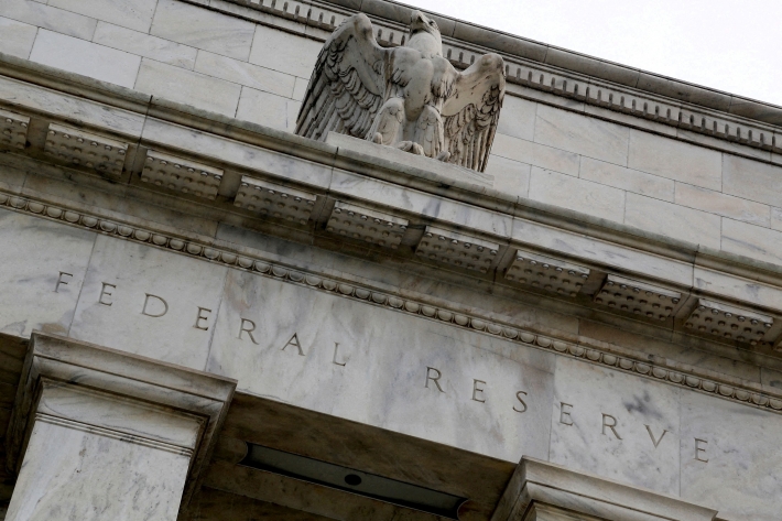 Fed eleva taxa dos Fed Funds em 75 pontos, entre 1,50% e 1,75% ao ano