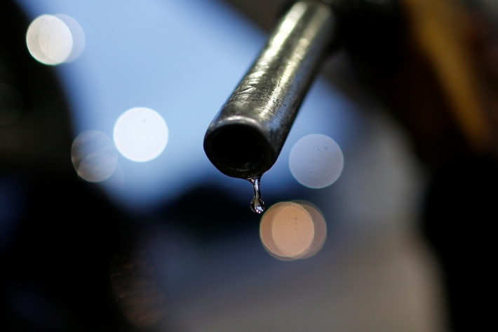 Há 3 meses sem reajuste, defasagem da gasolina chega a 19%, diz Abicom