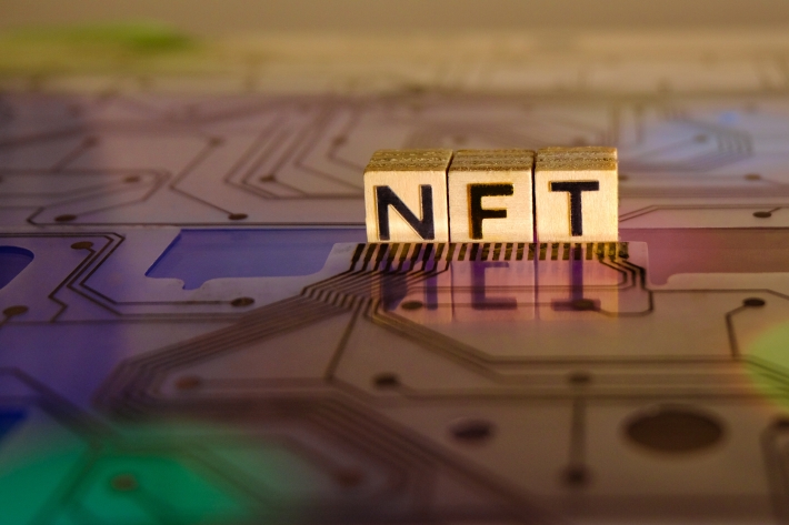 Preço de coleção de NFTs desaba após acusações de fraude