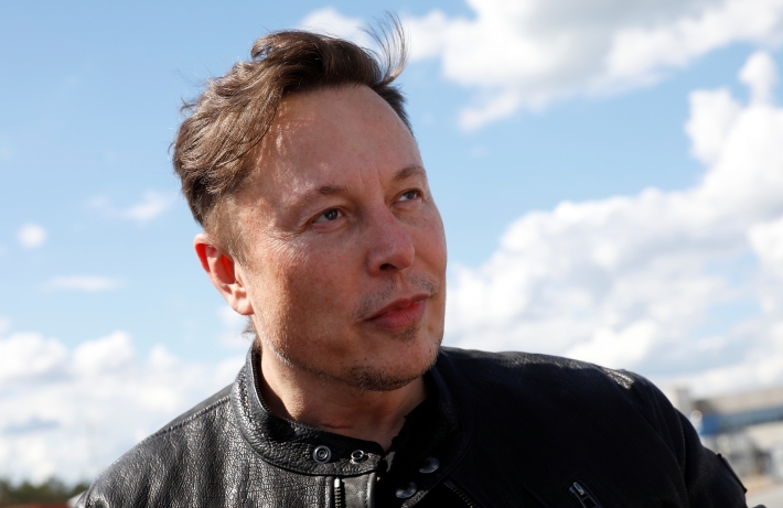 Elon Musk detalha cortes de funcionários da Tesla; ações sobem